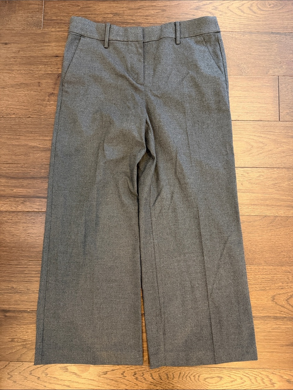 LOFT Gray Tailored Wide Leg Cropped Dress Pants Size 4 - C36-073
